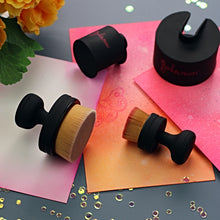 Load image into Gallery viewer, Pink & Main Ergonomic Blending Brush- Regular and Mini